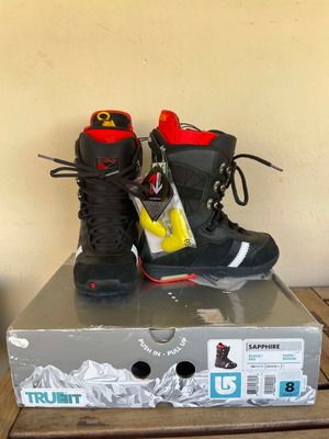 Μπότες Snowboard Burton Sapphire γυναικείες καινούργιες, μέγεθος US 8, μαύρο/κόκκινο