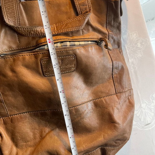 Aunts & Uncles Leather bag