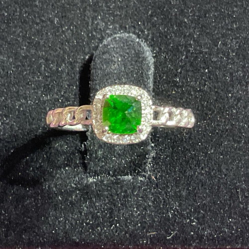 Peridot silver ring one size