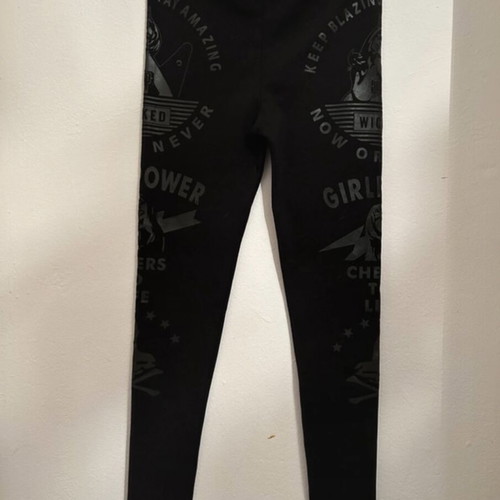 Leggings new with patterns, size L, black