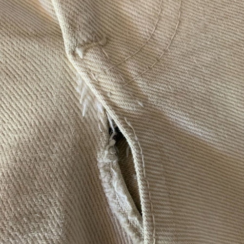 Levi's pants beige used, size 38 with defect