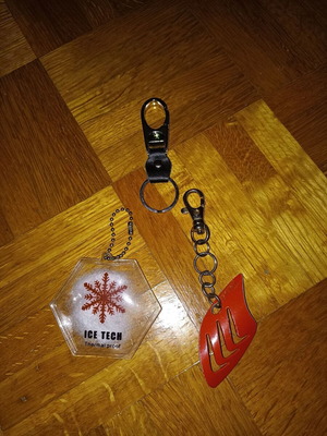 Peugeot, shark fin and snowflake keychains like new
