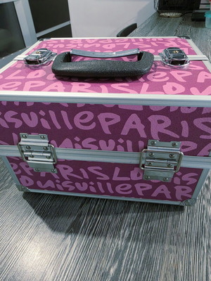 Makeup case with lock key