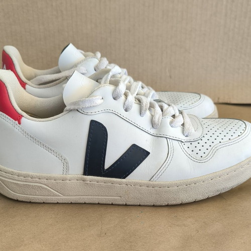 Veja Sneakers V-10 Leather Athletic Shoes Size 37 like new