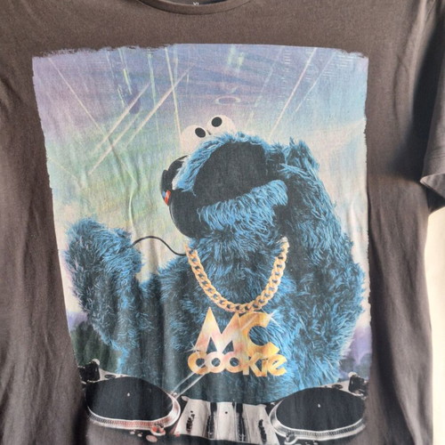 Sesame Street XL Cookie Monster DJ Graphic T-Shirt like new, black and gray