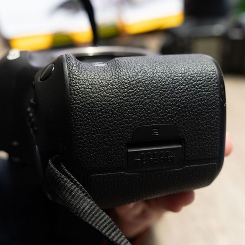 Canon 5D Mark IV camera like new