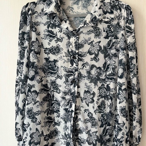 Black and white shirt like new