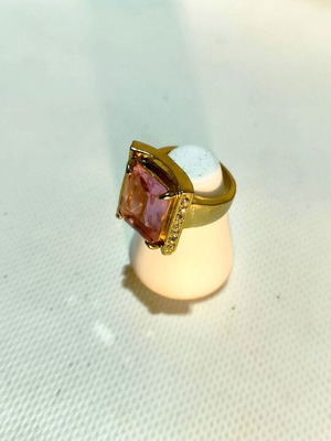 Vintage δαχτυλίδι με ροζ γυάλινη πέτρα και ζιργκόν σαν καινούργιο