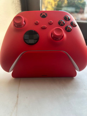 Xbox Series Controller Pulse Red with Razer Quick Charging Stand like new