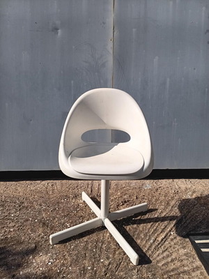 Παιδική καρέκλα γραφείου σαν καινούργιο, άσπρη με περιστρεφόμενο σκελετό