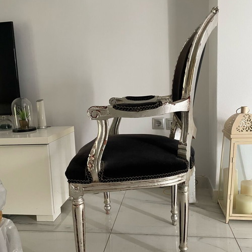 Chair Italian origin like new with wooden frame and velvet upholstery