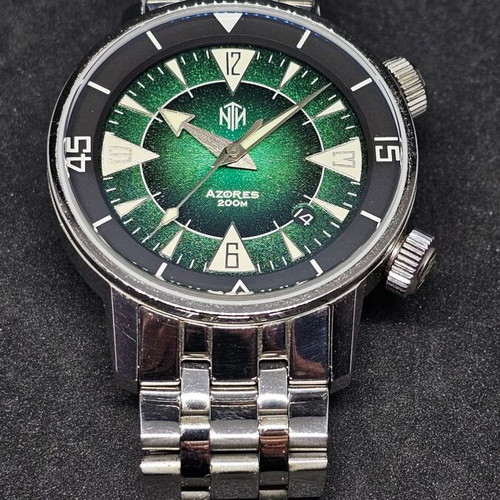 NTH Azores Absinthe watch full set, like new, discontinued model