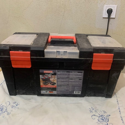 Large plastic toolbox like new with removable compartments