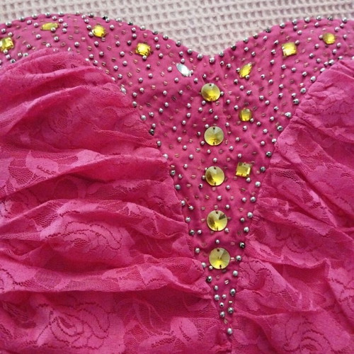 Short tight strapless dress with lace pink like new, size S