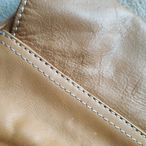 Vintage leather handbag used, soft tan color