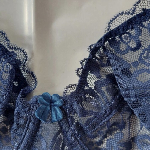 Bralette with lace in blue, like new