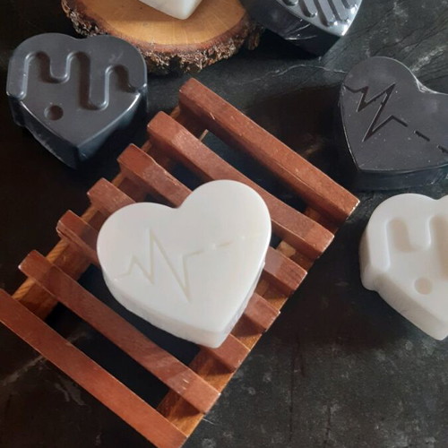 Soap gift set like new with handmade soaps and soap dish
