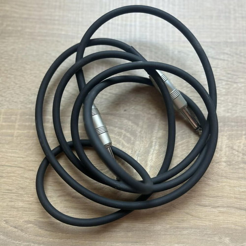 Spark Booster like new with 2 m cable gift