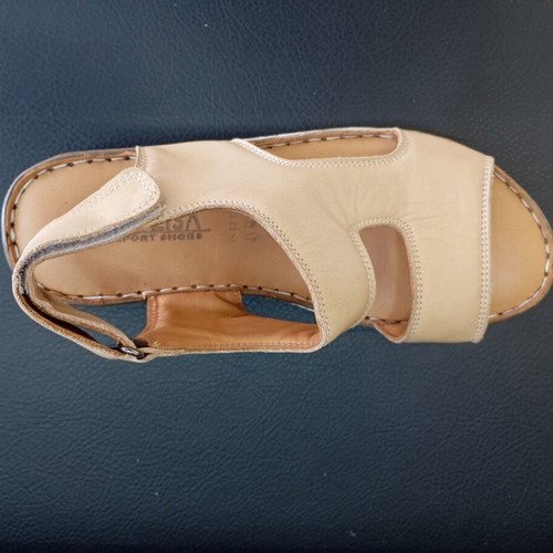 Leather platform sandals new, anatomical sole, beige, size 37