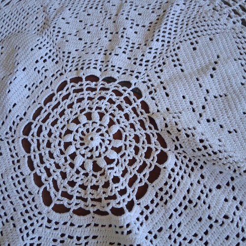 Round handmade doilies used, set of 4, white and beige