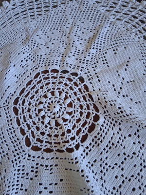 Round handmade doilies used, set of 4, white and beige