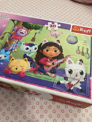 Puzzle 30 pieces Gabby's Dollhouse like new