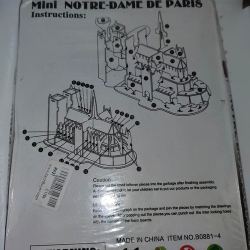 Notre-Dame de Paris 3D Puzzle set like new, 39 pieces