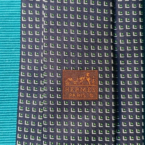 Hermès vintage tie in dark blue, like new