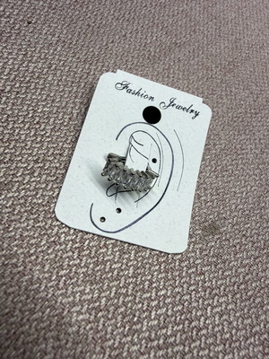 Ear cuff new, silver color