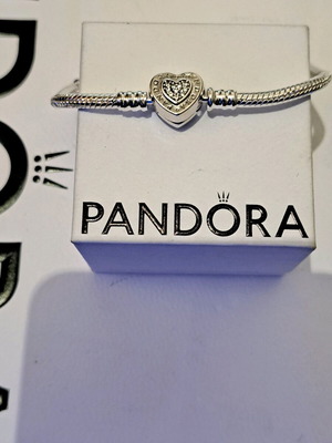 Pandora bracelet new with heart clasp and white zircon stones, sizes 18 and 20 cm