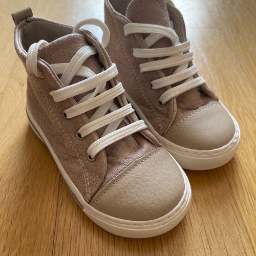 Leather boots beige new, size 22, with wide fit