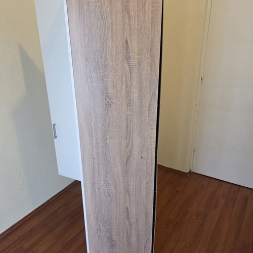 Wardrobe like new, three-door, 180x90x40 cm