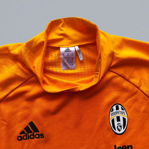 Vintage Juventus x Adidas 2016/17 Training Sweatshirt size 2XL
