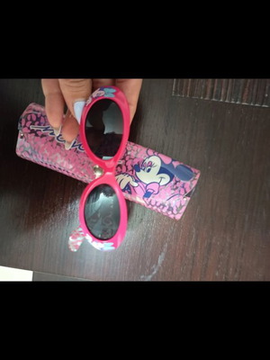Children's sunglasses with Minnie Mouse case like new