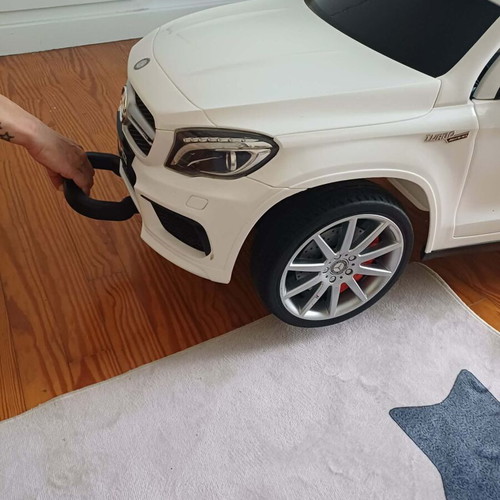 Mercedes electric ride-on car like new
