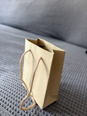 Beige gift bags, pack of 12, 8 x 11 cm