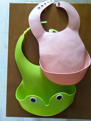 Bibs set of 2 with pocket like new, silicone by Sauvinex and IKEA frog design