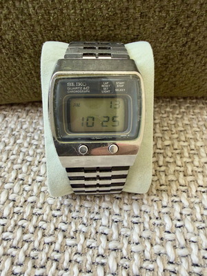 Seiko Quartz LC Chronograph 1976 vintage wristwatch used