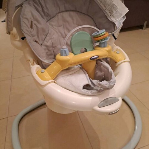 Graco Relax Swing with motion, vibration, sounds and music
