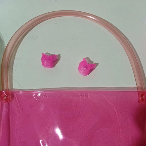 Sindy Hasbro 90's doll with mirror and brush in great condition