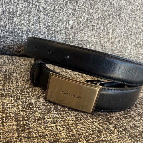 Guy Laroche men's belt size 105 like new, black