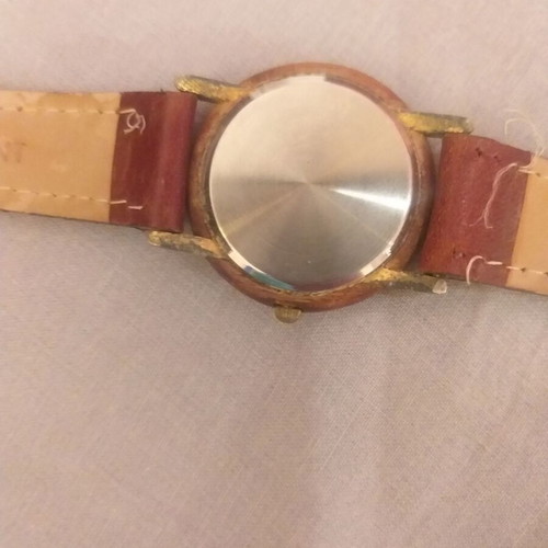 Unisex vintage wristwatch with wooden case like new