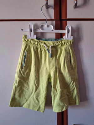 Mothercare green shorts for boy 4-5 years like new