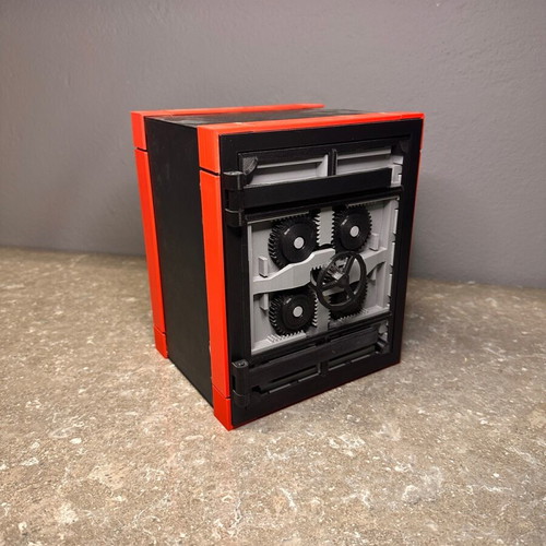 Safe piggy bank new for coins and banknotes