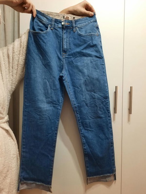 Roxy women's jeans like new, size 27, blue