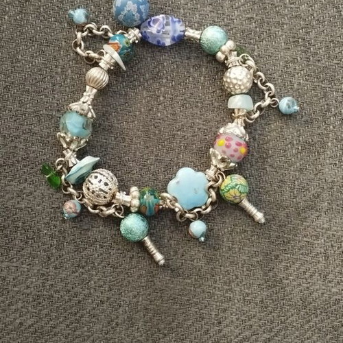 Vintage bracelet with colorful Murano-style glass beads, like new