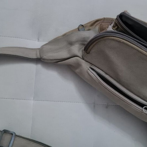 Champion waist bag used, beige with 3 zippered compartments