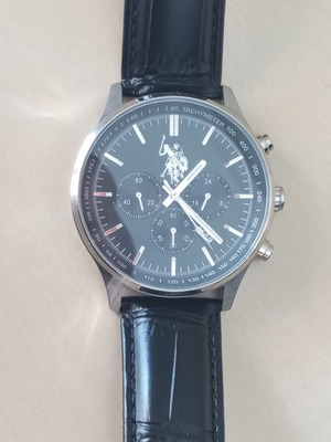 U.S. Polo Assn. USP4524BK watch like new, black leather strap