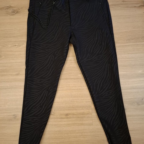 Zara Skinny Pants like new, animal print, black, size 46
