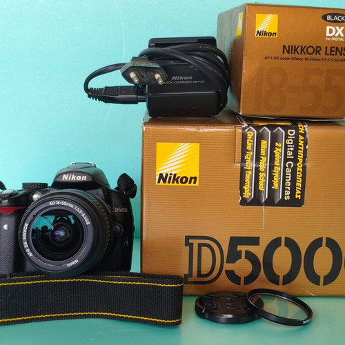 Nikon D5000 camera with 18-55mm lens
